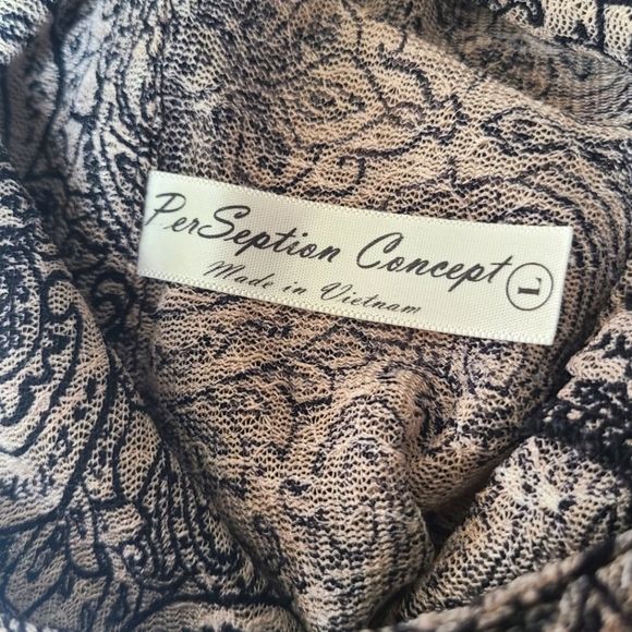 Perseption Concept Womens Semi Sheer Button Down Blouse Top Size Large Tan Black - Picture 16 of 16